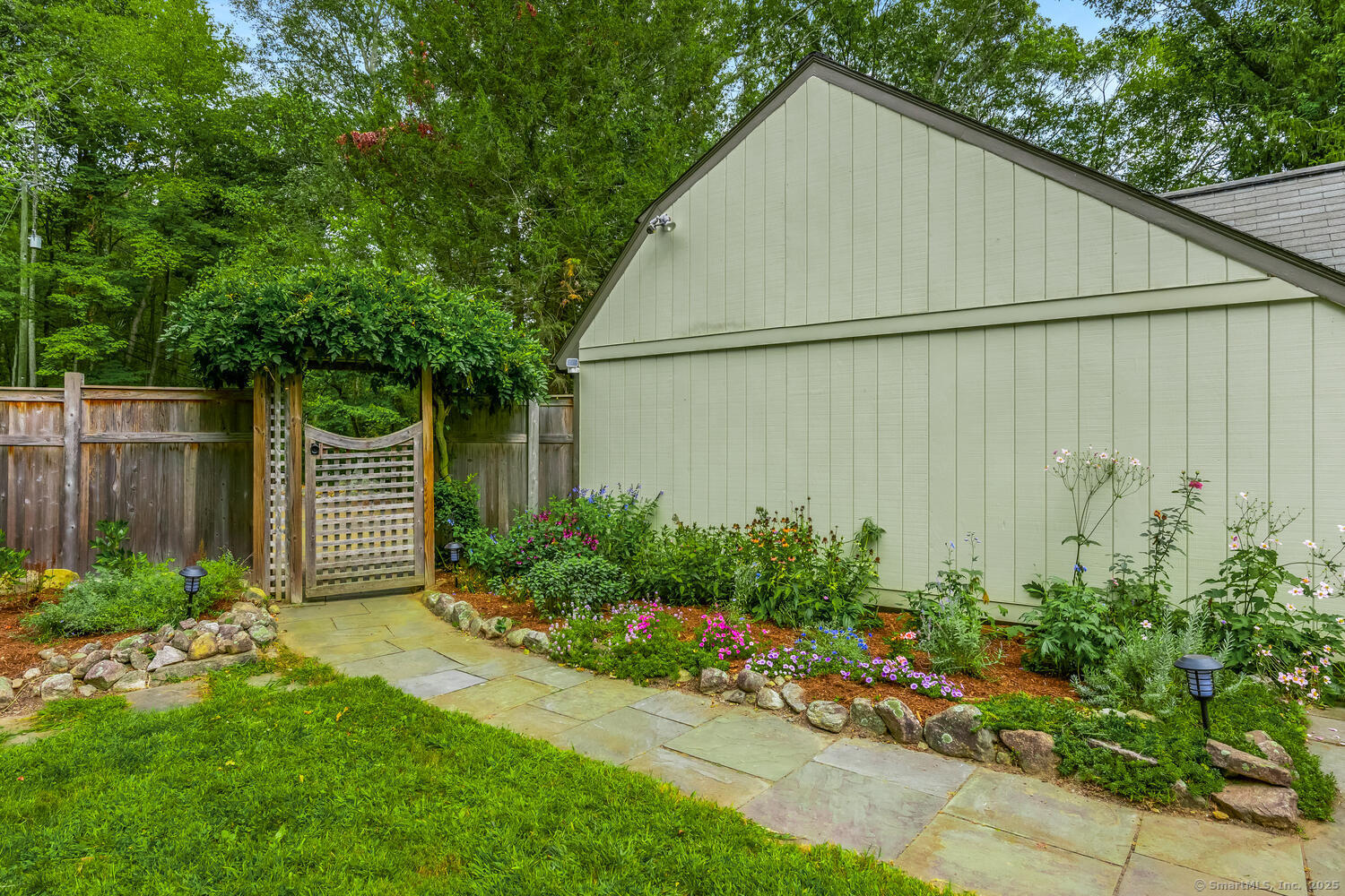 Homes for sale in Weston, CT | 32 Calvin Rd, Weston, CT 06883 | MLS# 24133411