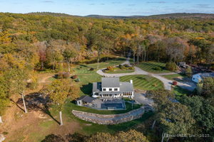 Homes for sale in Warren, CT | 8 Bobcat Ln, Warren, CT 06754 | MLS# 24133854