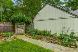 Homes for sale in Weston, CT | 32 Calvin Rd, Weston, CT 06883 | MLS# 24133411