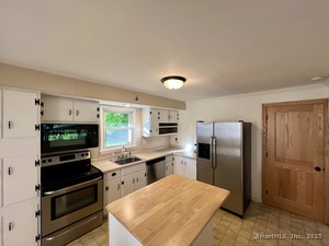 Homes for sale in Old Saybrook, CT | 5 Sunrise Ave, Old Saybrook, CT 06475 | MLS# 24132276