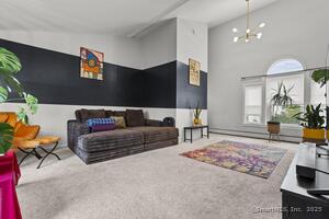 32 Pine Street, Unit Apt 26
