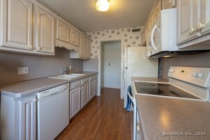 Homes for sale in Southbury, CT | 86 Heritage Vlg #D, Southbury, CT 06488 | MLS# 24133992