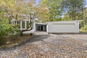 Homes for sale in Monroe, CT | 999 Monroe Turnpike, Monroe, CT 06468 | MLS# 24132138