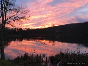 Homes for sale in Woodbury, CT | 2 South Mdws #107B, Woodbury, CT 06798 | MLS# 24128984