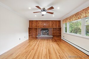 Homes for sale in Brookfield, CT | 12 Oak Crest Dr, Brookfield, CT 06804 | MLS# 24130176