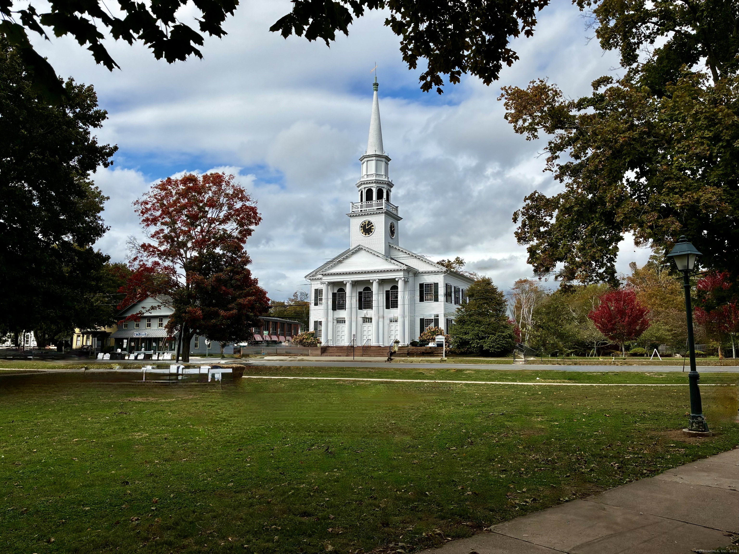 Guilford, Connecticut, 06437, United States, 6 Bedrooms Bedrooms, ,4 BathroomsBathrooms,Residential,For Sale,1992629