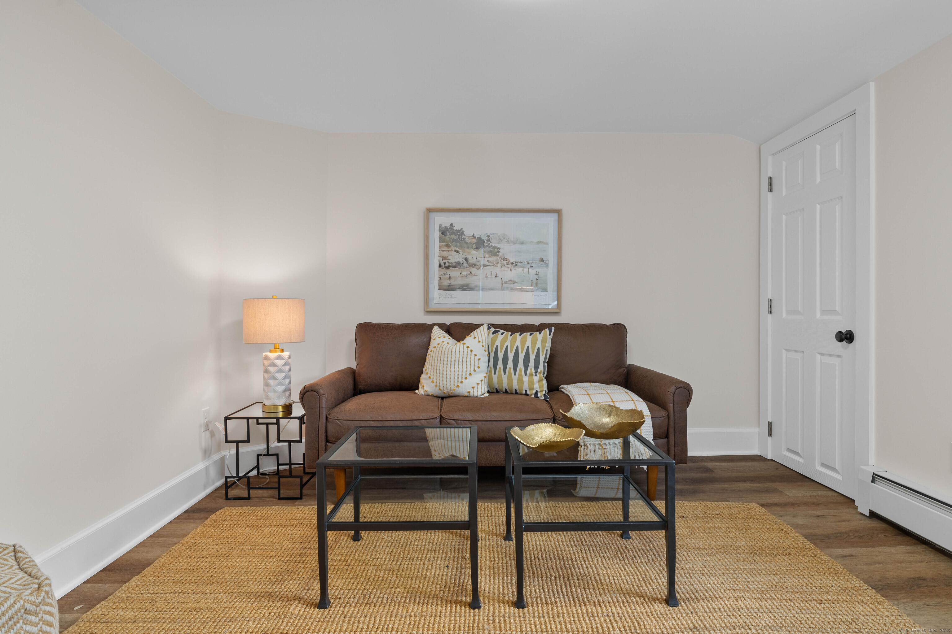 Guilford, Connecticut, 06437, United States, 6 Bedrooms Bedrooms, ,4 BathroomsBathrooms,Residential,For Sale,1992629