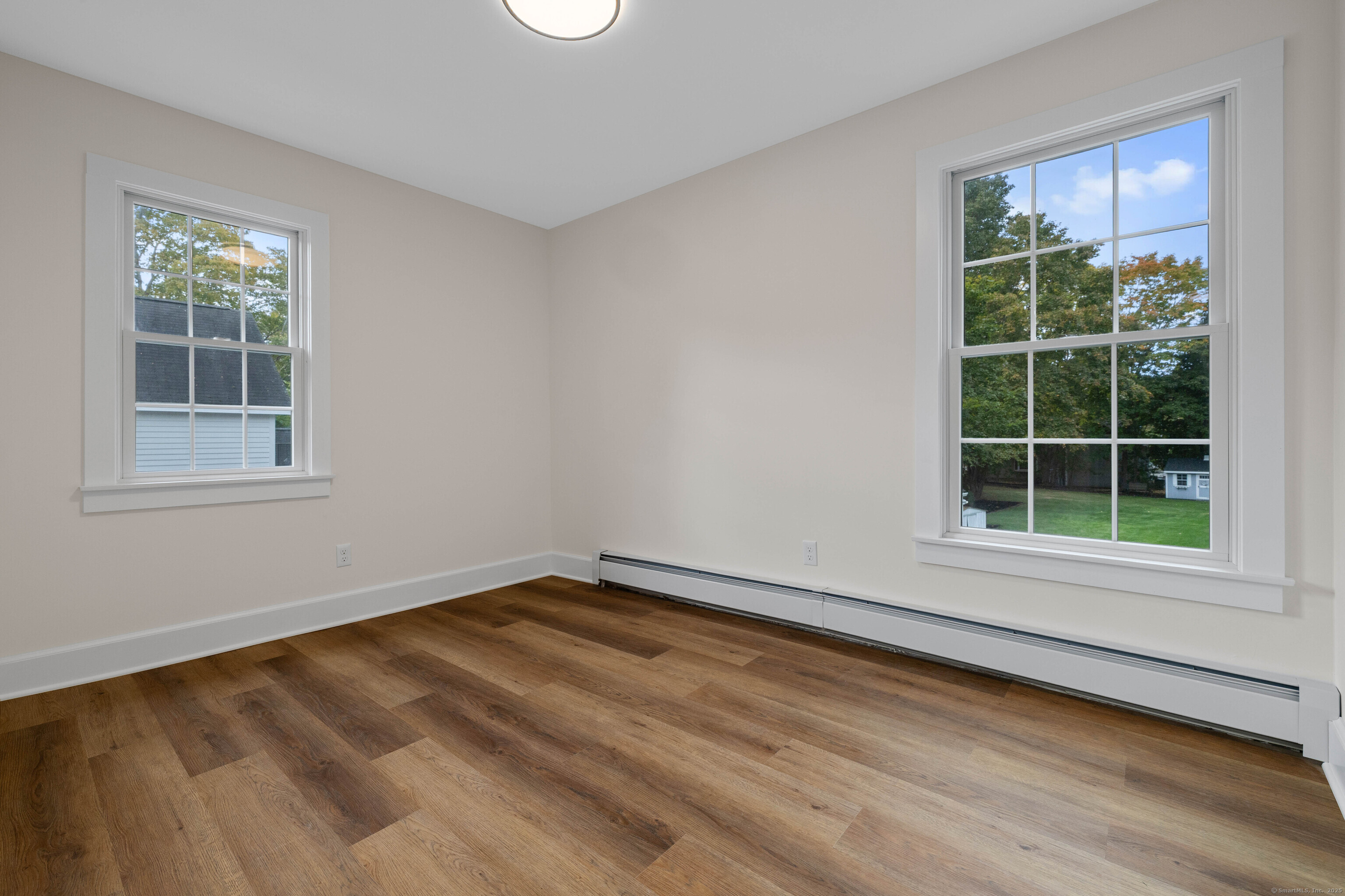 Guilford, Connecticut, 06437, United States, 6 Bedrooms Bedrooms, ,4 BathroomsBathrooms,Residential,For Sale,1992629