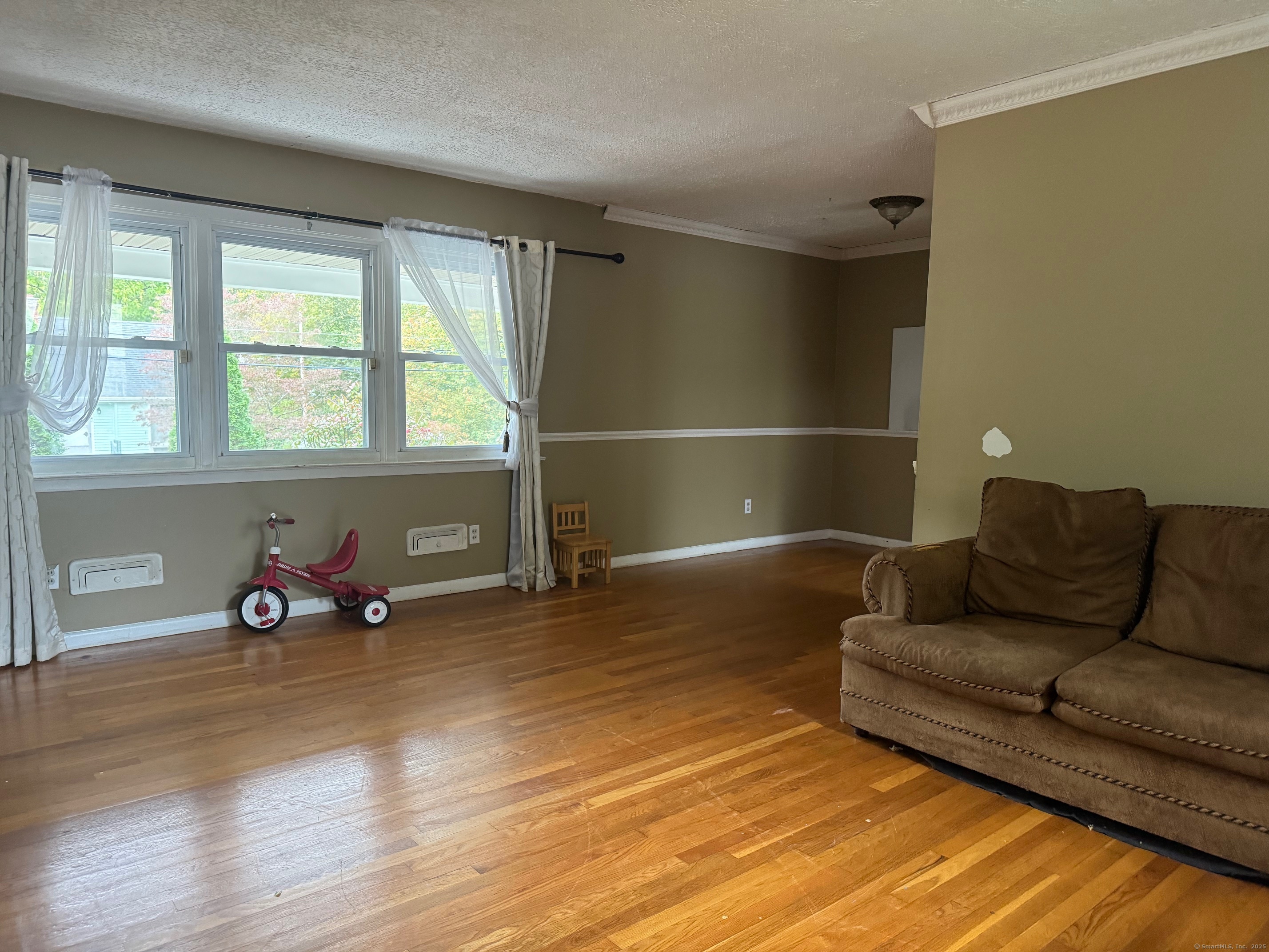 Homes for sale in Bridgeport, CT | 11 Linda Dr, Bridgeport, CT 06606 | MLS# 24134332