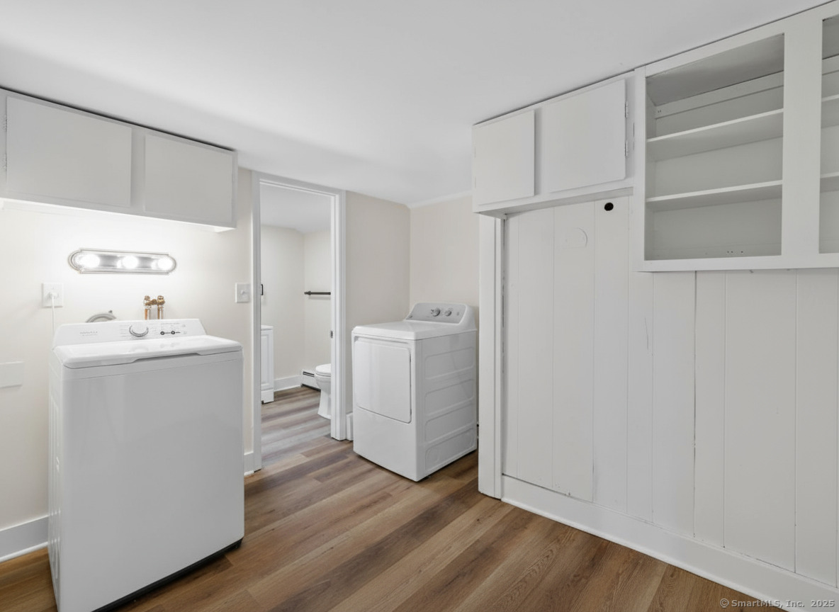 Guilford, Connecticut, 06437, United States, 6 Bedrooms Bedrooms, ,4 BathroomsBathrooms,Residential,For Sale,1992629