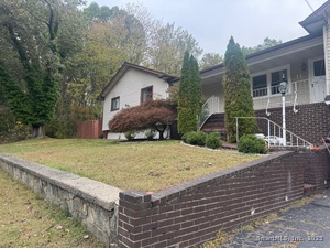 Homes for sale in Bridgeport, CT | 11 Linda Dr, Bridgeport, CT 06606 | MLS# 24134332