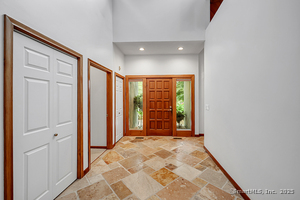 Homes for sale in Avon, CT | 39 High Ridge Holw, Avon, CT 06001 | MLS# 24133840