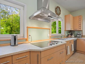 Homes for sale in Stamford, CT | 27 Wellington Dr, Stamford, CT 06903 | MLS# 24133749