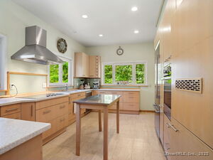 Homes for sale in Stamford, CT | 27 Wellington Dr, Stamford, CT 06903 | MLS# 24133749