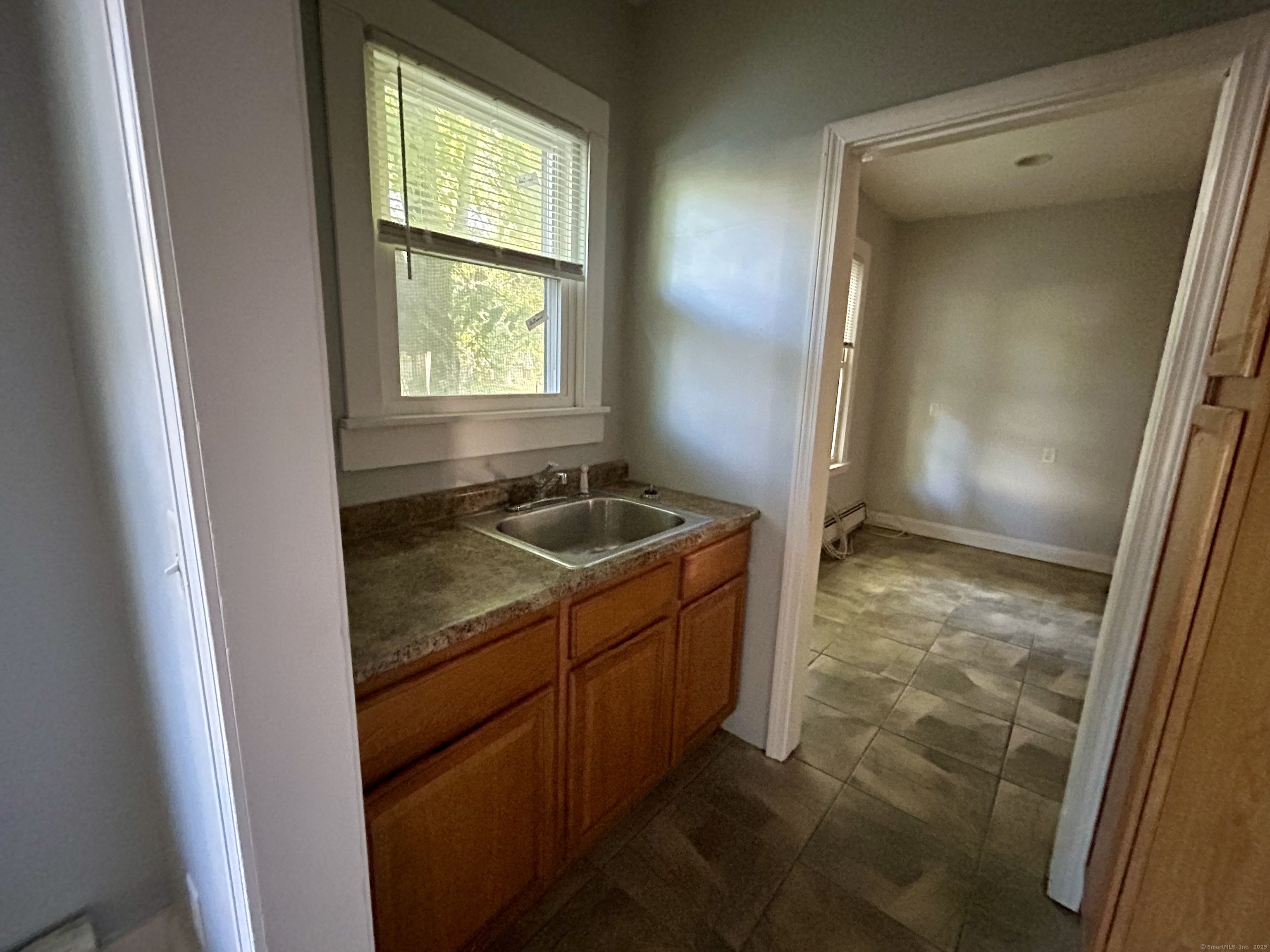 Photo 4 of 51 Mead Street, New Haven, CT