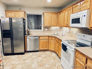 Homes for sale in Norwalk, CT | 97 Richards Ave #APT E12, Norwalk, CT 06854 | MLS# 24133709