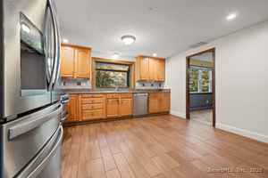 Homes for sale in Avon, CT | 40 Homestead Ln, Avon, CT 06001 | MLS# 24133977