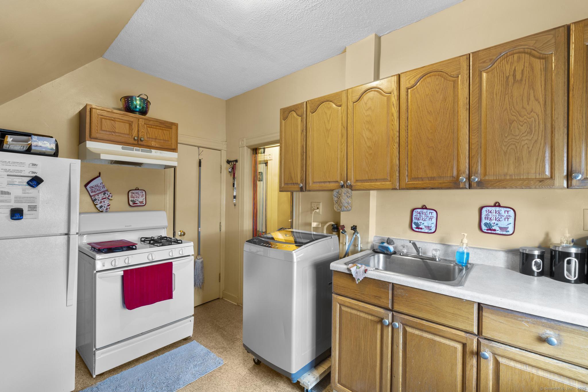 Homes for sale in Hartford, CT | 155 Seymour St, Hartford, CT 06106 | MLS# 24134570