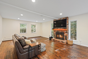 Homes for sale in Brookfield, CT | 19 Kimberly Dr, Brookfield, CT 06804 | MLS# 24134514