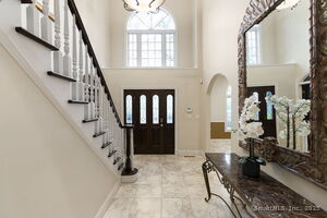 Homes for sale in Farmington, CT | 13 Chatsworth Pl, Farmington, CT 06032 | MLS# 24133005