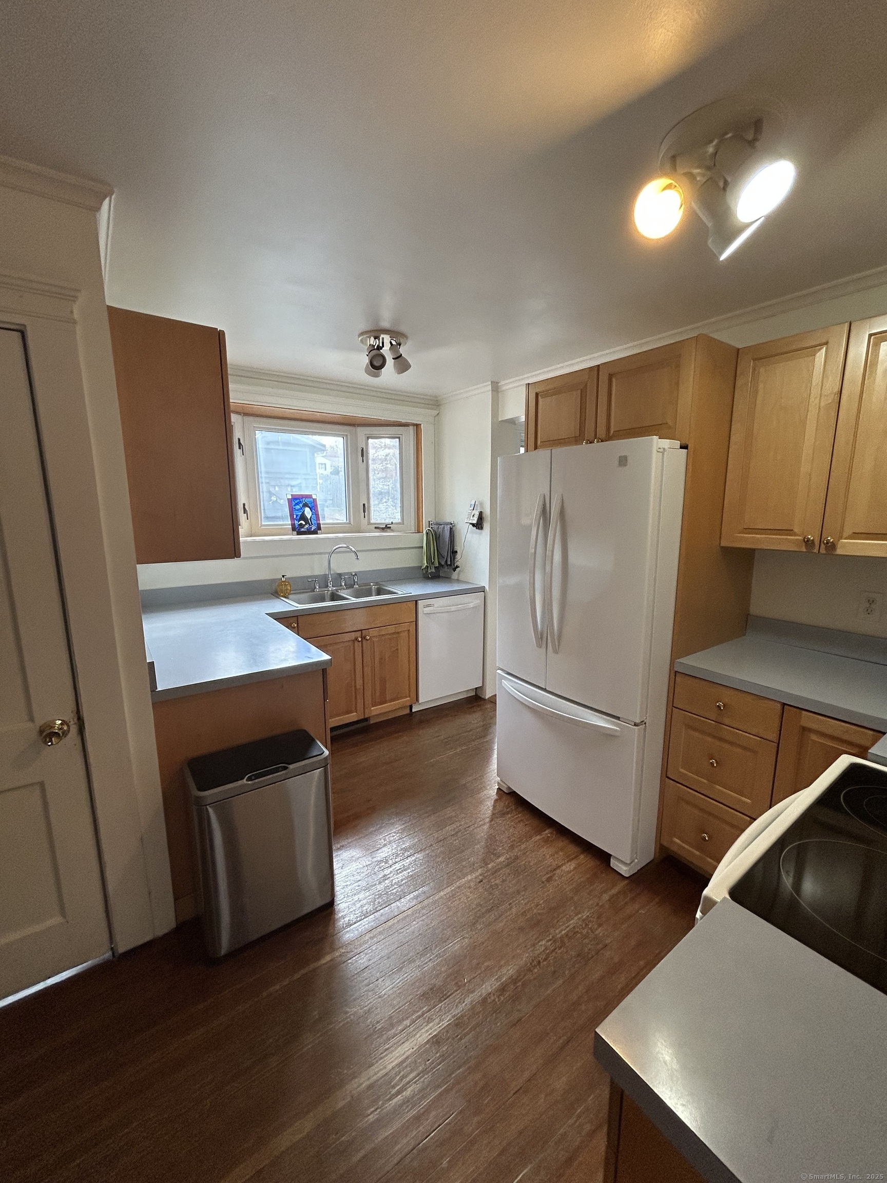 Homes for sale in Naugatuck, CT | 21 Acushnet St, Naugatuck, CT 06770 | MLS# 24134882