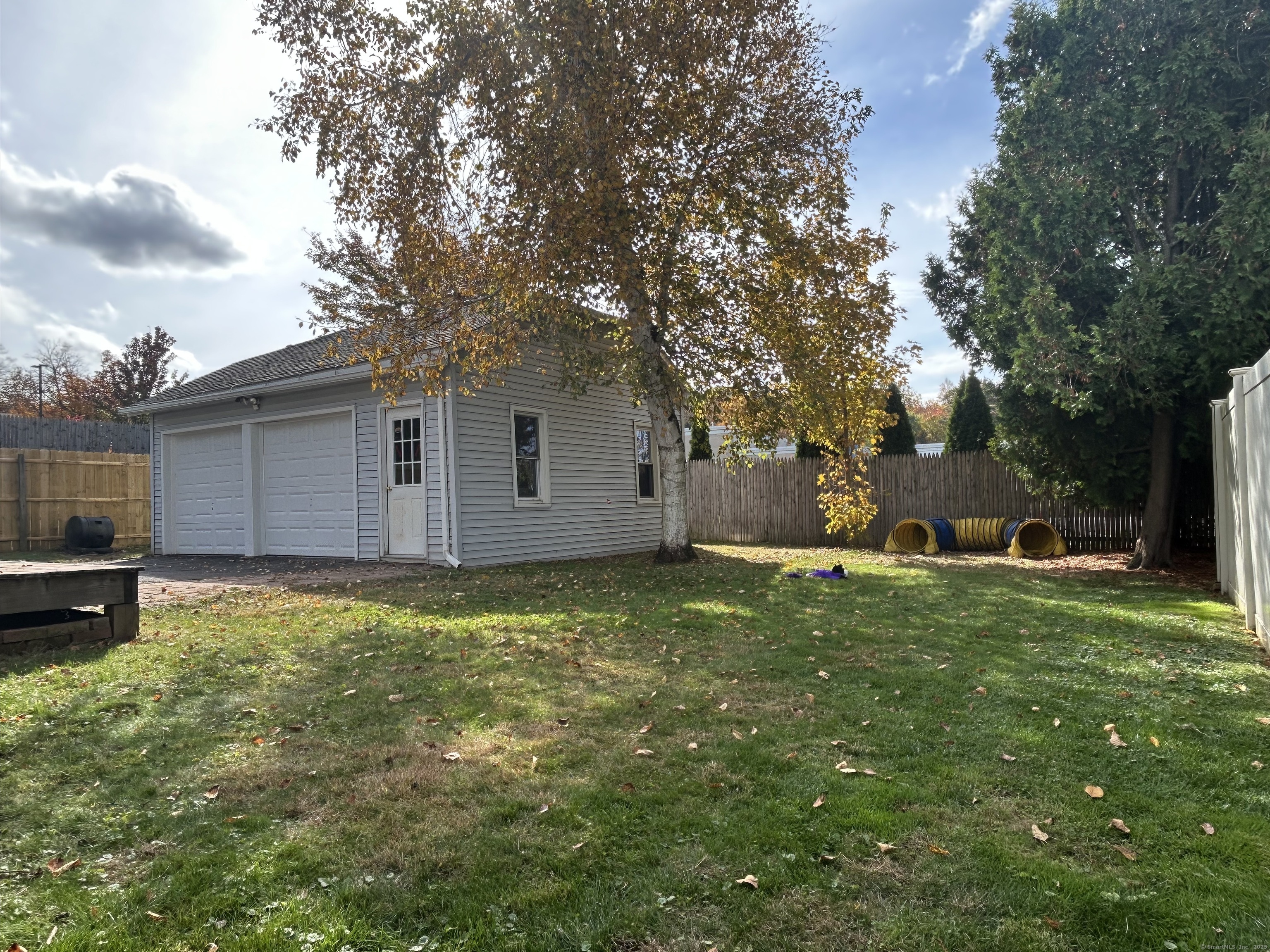 Homes for sale in Naugatuck, CT | 21 Acushnet St, Naugatuck, CT 06770 | MLS# 24134882