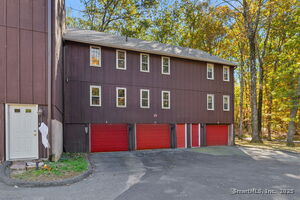 Homes for sale in Avon, CT | 239 Old Farms Rd #APT 15A, Avon, CT 06001 | MLS# 24125331