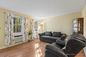 Homes for sale in Avon, CT | 239 Old Farms Rd #APT 15A, Avon, CT 06001 | MLS# 24125331