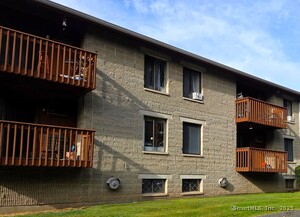 Homes for sale in Manchester, CT | 26 Prospect St #APT 17, Manchester, CT 06040 | MLS# 24134838