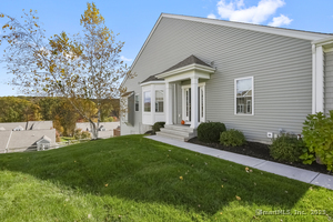 Homes for sale in Oxford, CT | 712 Championship Dr #712, Oxford, CT 06478 | MLS# 24134777