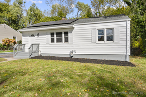 Homes for sale in Hamden, CT | 559 Woodin St, Hamden, CT 06514 | MLS# 24134988