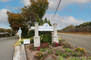 Homes for sale in Danbury, CT | 31 Greenlawn Dr, Danbury, CT 06810 | MLS# 24133946