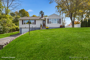 Homes for sale in Middlebury, CT | 105 Jericho Rd, Middlebury, CT 06762 | MLS# 24133379