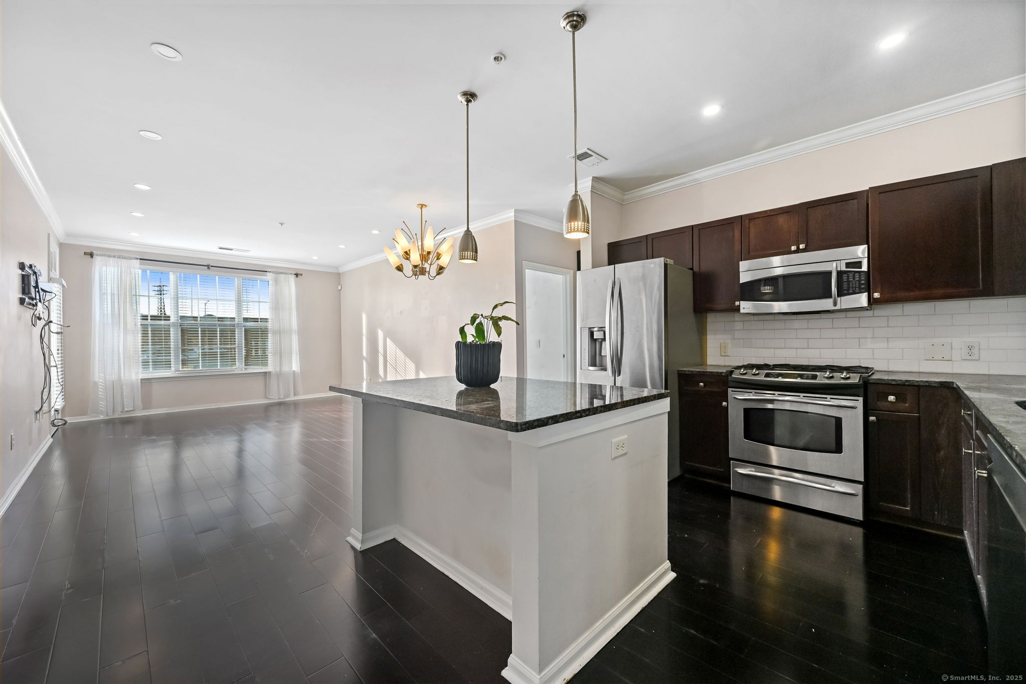 850 East Main Street, Stamford, Connecticut photo 1