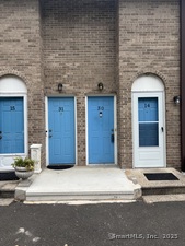 Homes for sale in Waterbury, CT | 35 Mountain Village Rd #30, Waterbury, CT 06706 | MLS# 24134974