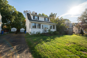 Homes for sale in West Hartford, CT | 61 Woodmere Rd, West Hartford, CT 06119 | MLS# 24135215