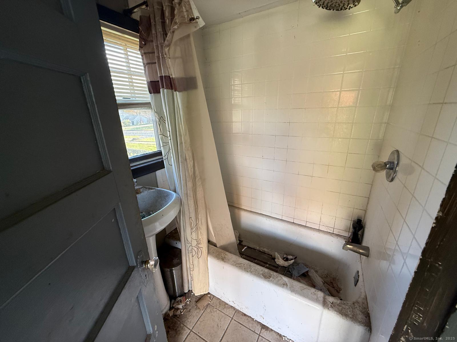 Homes for sale in Wethersfield, CT | 445 Maple St, Wethersfield, CT 06109 | MLS# 24135297