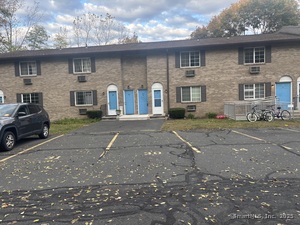 Homes for sale in Waterbury, CT | 35 Mountain Village Rd #30, Waterbury, CT 06706 | MLS# 24134974