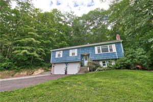 Homes for sale in Southbury, CT | 369 Strongtown Rd, Southbury, CT 06488 | MLS# 24135469