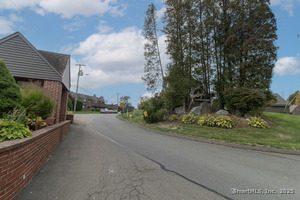 Homes for sale in Branford, CT | 48 Montoya Dr #48, Branford, CT 06405 | MLS# 24135493