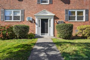 Homes for sale in Stamford, CT | 108 Strawberry Hill Ave #1, Stamford, CT 06902 | MLS# 24135538