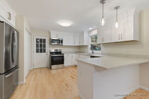 Homes for sale in Simsbury, CT | 14 Nod Brook Dr, Simsbury, CT 06070 | MLS# 24135608