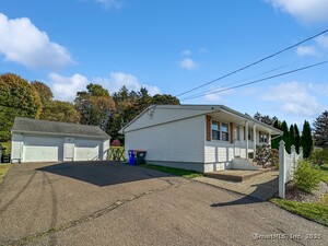 Homes for sale in Middletown, CT | 233 Oak Ridge Dr, Middletown, CT 06457 | MLS# 24135703