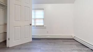 Homes for sale in Ledyard, CT | 113 Meeting House Ln, Ledyard, CT 06339 | MLS# 24135470