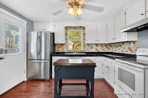 Homes for sale in Enfield, CT | 21 King Ct, Enfield, CT 06082 | MLS# 24135725