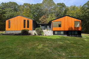 Homes for sale in Woodbridge, CT | 11 Coachman Ln, Woodbridge, CT 06525 | MLS# 24135745