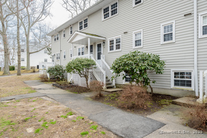 Homes for sale in Clinton, CT | 280 E Main St #APT E6, Clinton, CT 06413 | MLS# 24135898