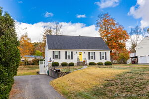 Homes for sale in Naugatuck, CT | 101 Adella St, Naugatuck, CT 06770 | MLS# 24135838