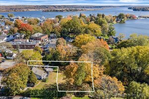 Homes for sale in Essex, CT | 4 Bank Ln, Essex, CT 06426 | MLS# 24135940