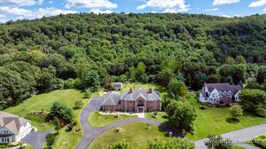 Homes for sale in Simsbury, CT | 24 Hunting Ridge Dr, Simsbury, CT 06070 | MLS# 24135453